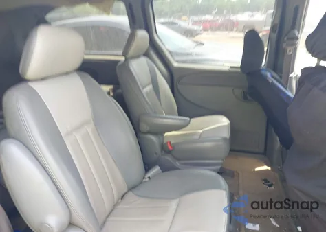 2004 Dodge Grand Caravan Sxt z USA, uszkodzony, nr VIN 2D4GP44L04R536337